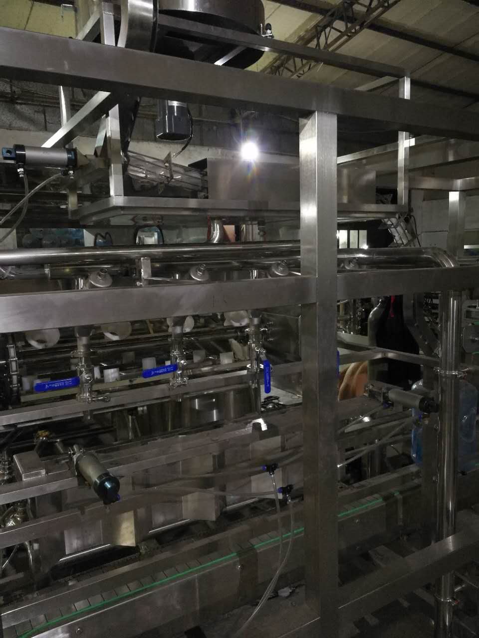 净水生产设备需要哪些设备？一份面向饮用水与工业客户的实用配置清单