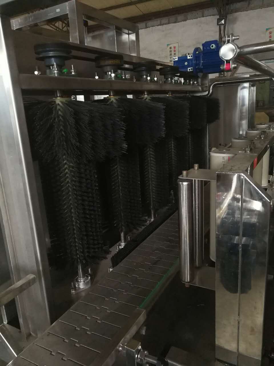 18000瓶/小时瓶装水生产线配套设备清单：从水源到码垛的完整配置逻辑与实施边界