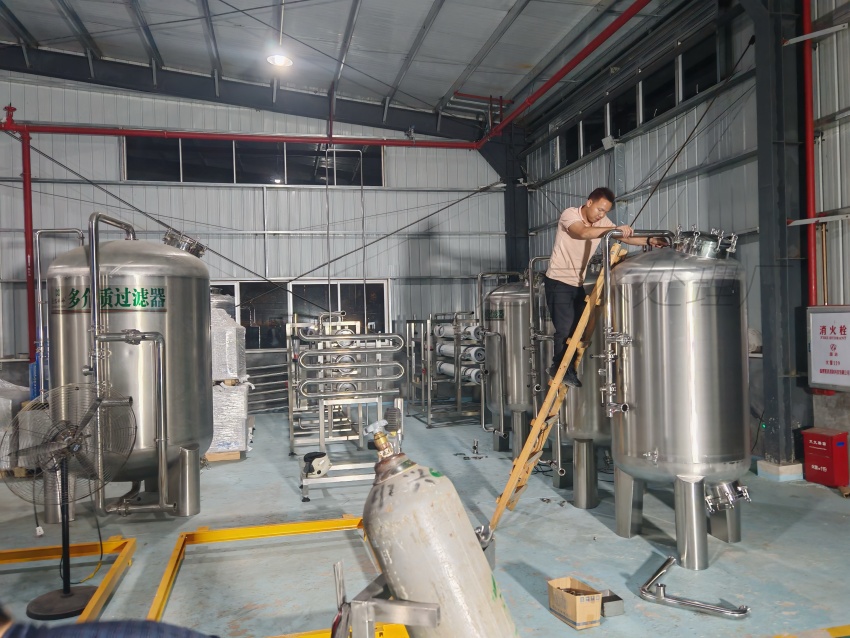 全自动大桶灌装线｜10L–18.9L洗灌封集成设备的维护支持与落地建议
