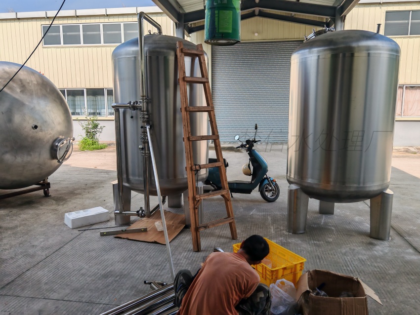 全自动桶装水套袋机,成本价值,桶装水灌装线,全自动桶装水设备,纯怎么选？企业选型、落地与服务支持指南