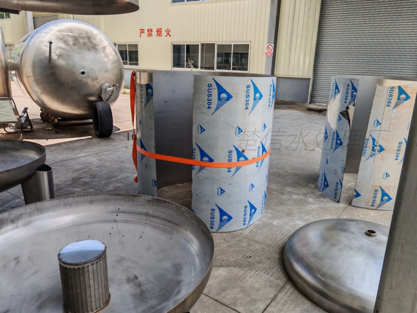 更换 PET 瓶型时灌装线需调整的机械部件与参数